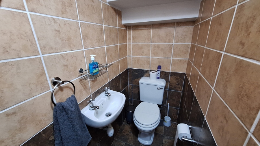 3 Bedroom Property for Sale in Dwarskersbos Western Cape